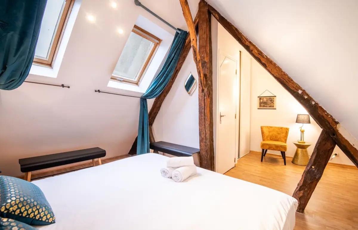 Malebranche - Maison En Hypercentre Avec Cour Amboise Kültér fotó