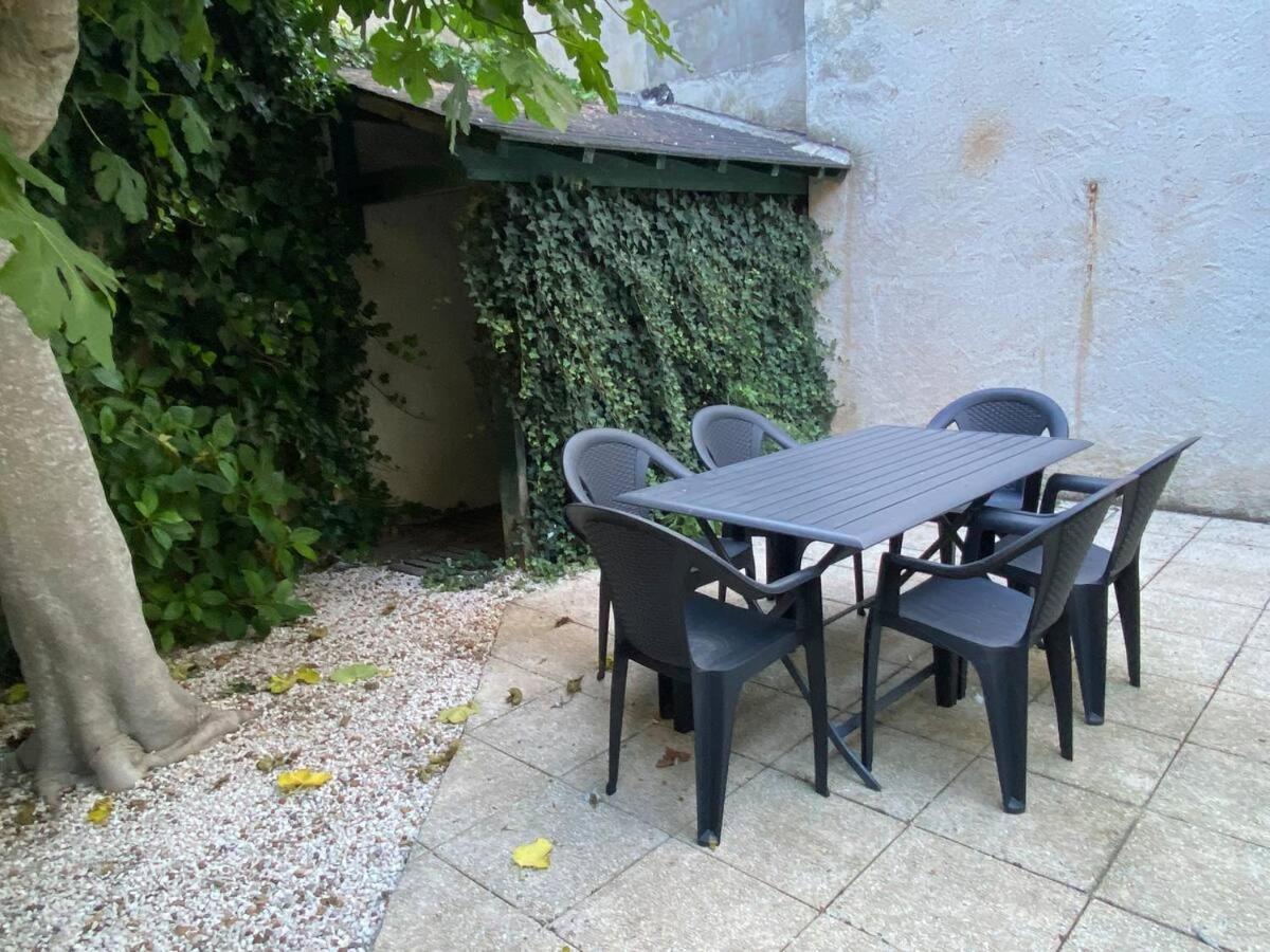 Malebranche - Maison En Hypercentre Avec Cour Amboise Kültér fotó